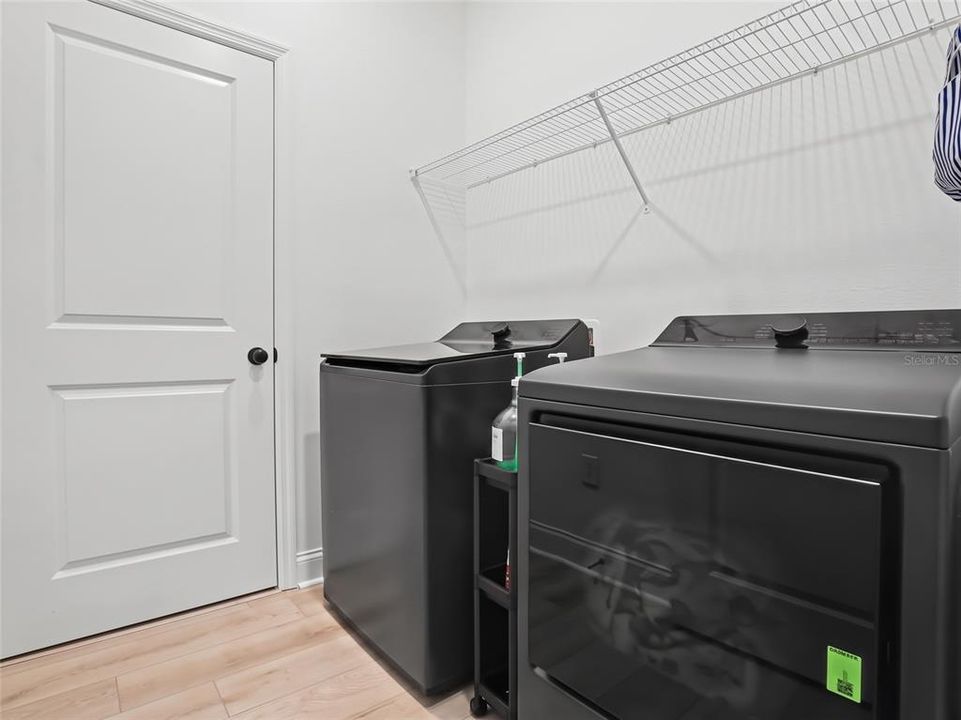 For Sale: $445,999 (3 beds, 2 baths, 2123 Square Feet)