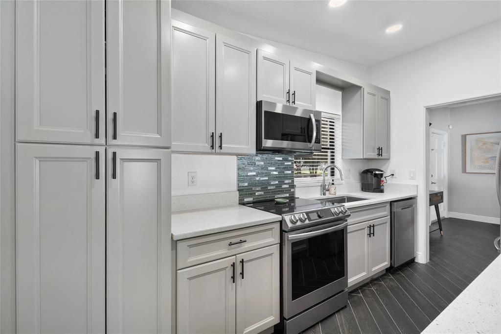 For Sale: $299,000 (3 beds, 1 baths, 1150 Square Feet)