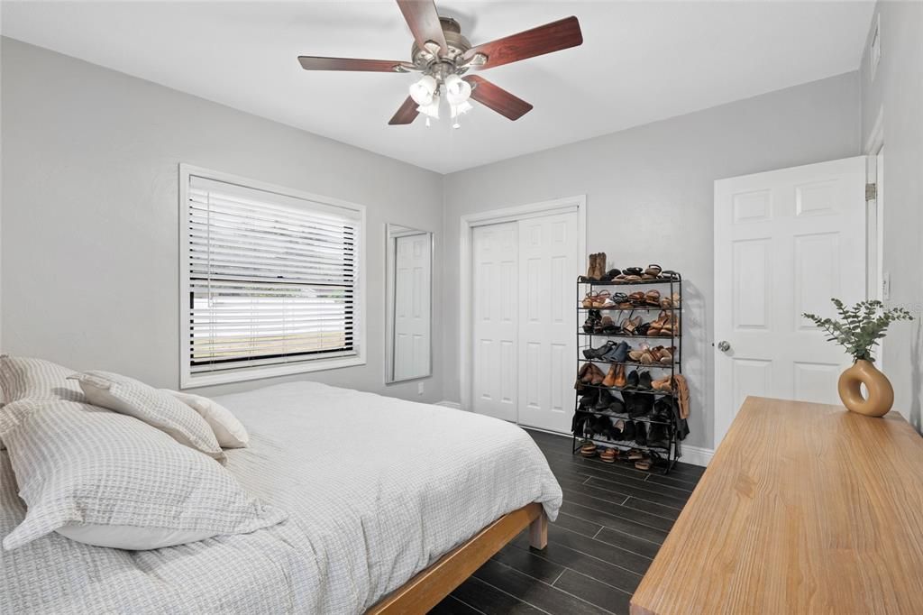 For Sale: $299,000 (3 beds, 1 baths, 1150 Square Feet)