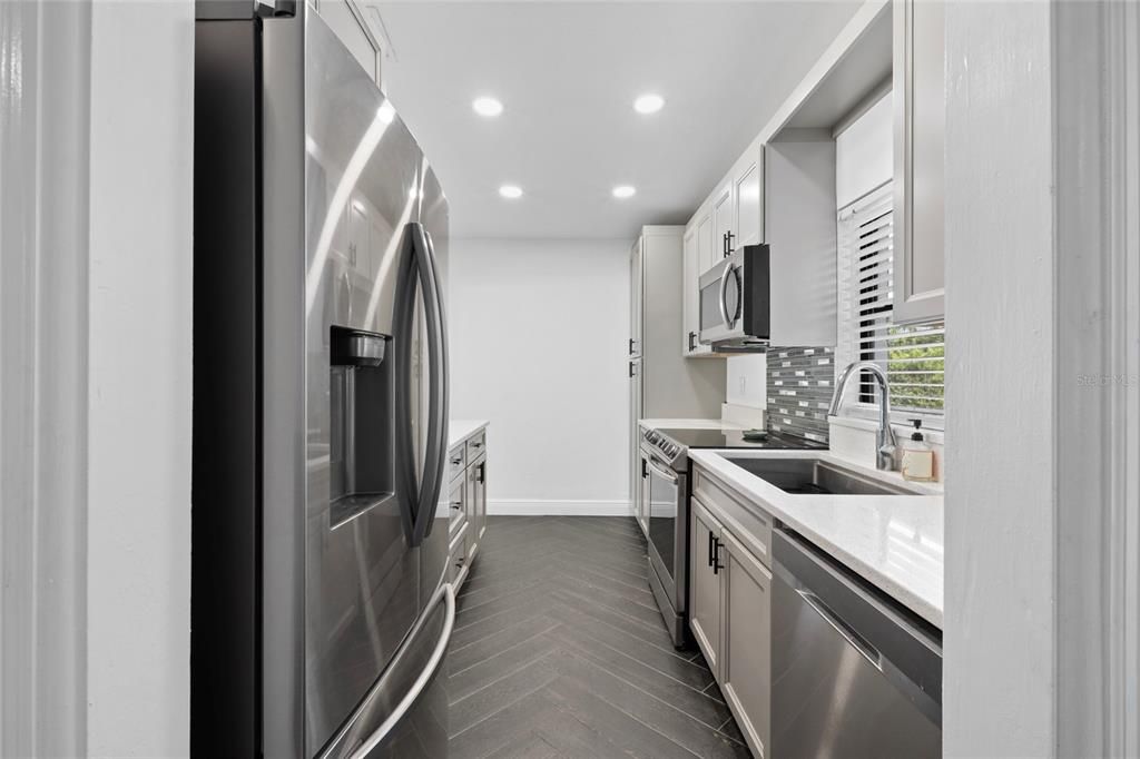 For Sale: $299,000 (3 beds, 1 baths, 1150 Square Feet)