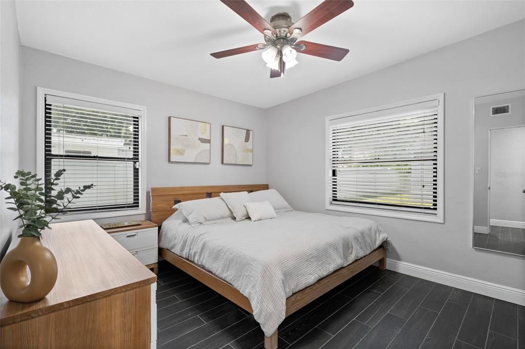 For Sale: $299,000 (3 beds, 1 baths, 1150 Square Feet)
