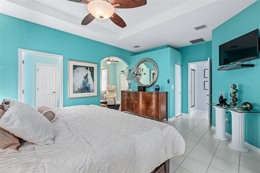 En Venta: $369,900 (3 camas, 2 baños, 2041 Pies cuadrados)
