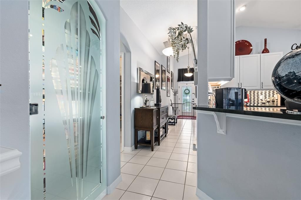 En Venta: $369,900 (3 camas, 2 baños, 2041 Pies cuadrados)