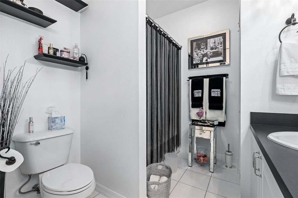 En Venta: $369,900 (3 camas, 2 baños, 2041 Pies cuadrados)