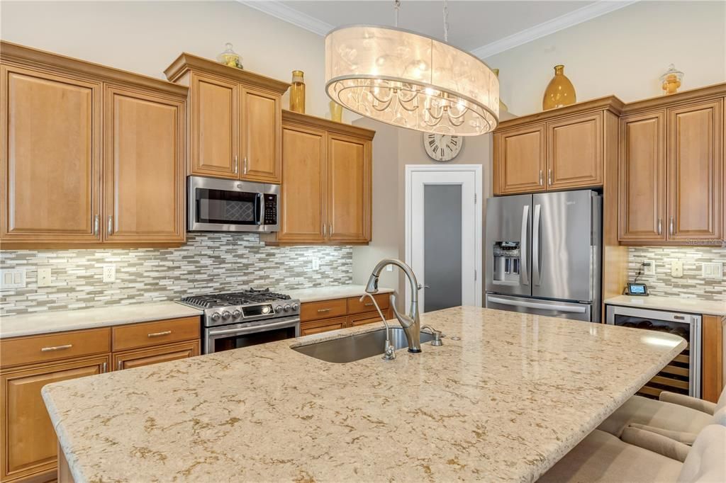 En Venta: $995,000 (5 camas, 4 baños, 3316 Pies cuadrados)