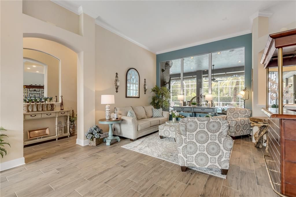 En Venta: $995,000 (5 camas, 4 baños, 3316 Pies cuadrados)
