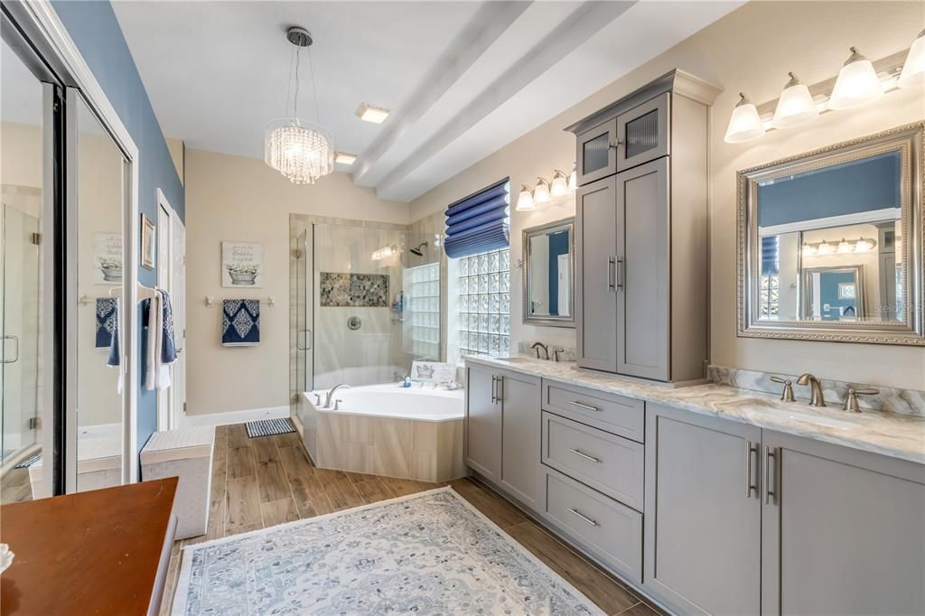 En Venta: $995,000 (5 camas, 4 baños, 3316 Pies cuadrados)