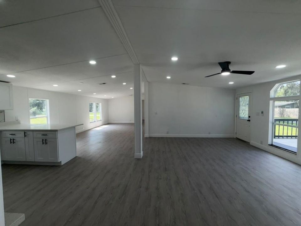 For Sale: $219,900 (4 beds, 2 baths, 1620 Square Feet)