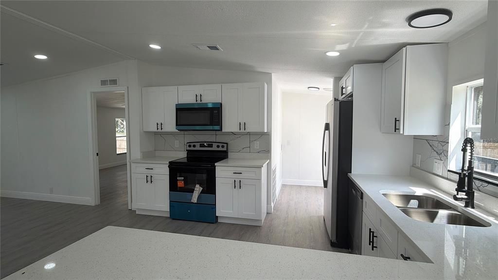 For Sale: $219,900 (4 beds, 2 baths, 1620 Square Feet)