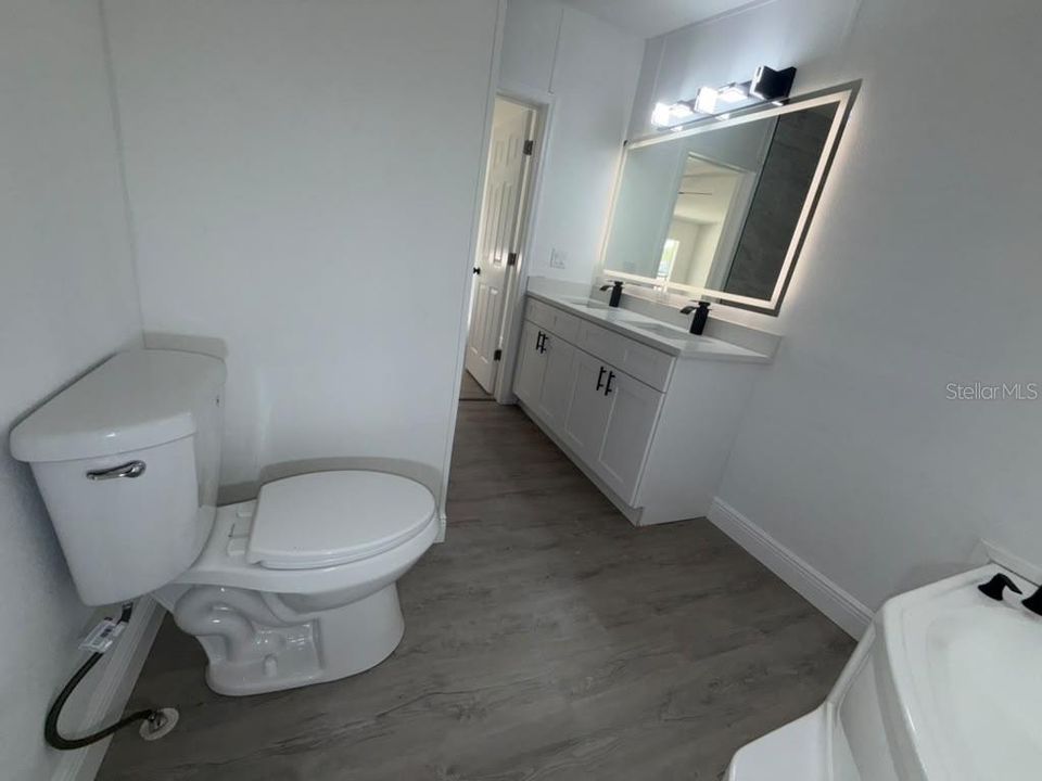 For Sale: $219,900 (4 beds, 2 baths, 1620 Square Feet)
