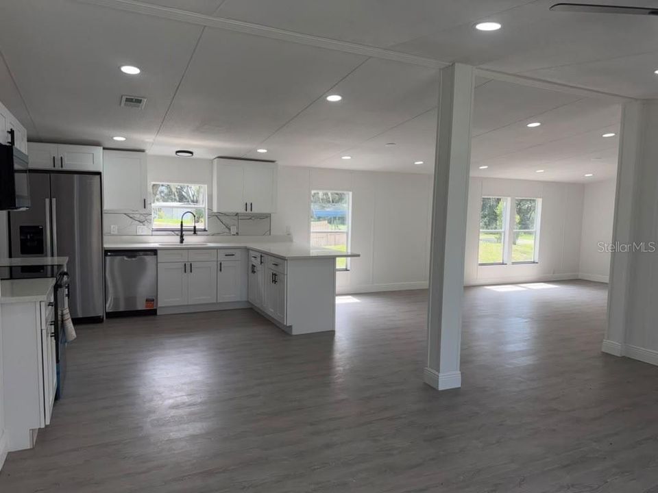 For Sale: $219,900 (4 beds, 2 baths, 1620 Square Feet)