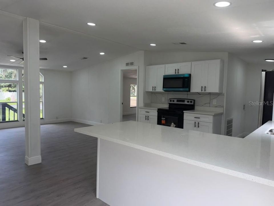 For Sale: $219,900 (4 beds, 2 baths, 1620 Square Feet)