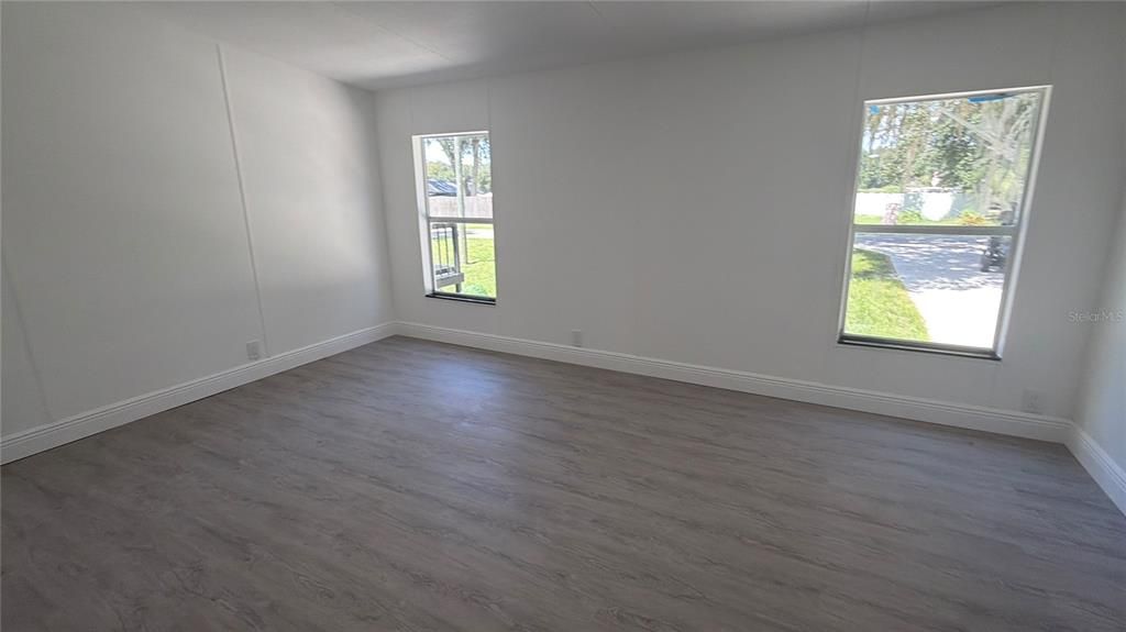 For Sale: $219,900 (4 beds, 2 baths, 1620 Square Feet)