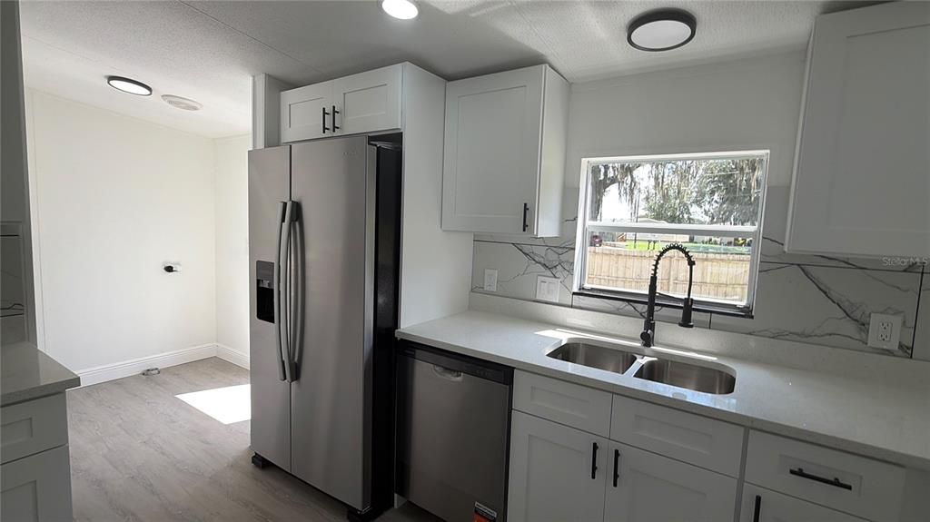 For Sale: $219,900 (4 beds, 2 baths, 1620 Square Feet)