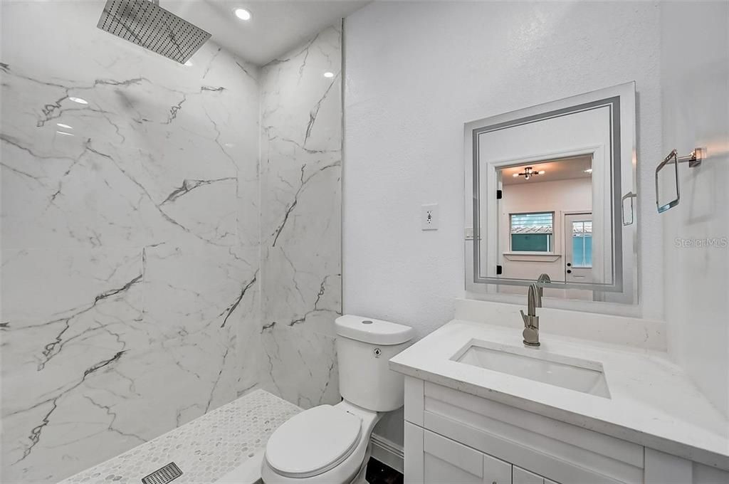 В аренду: $1,700 (2 спален, 1 ванн, 610 Квадратных фут)