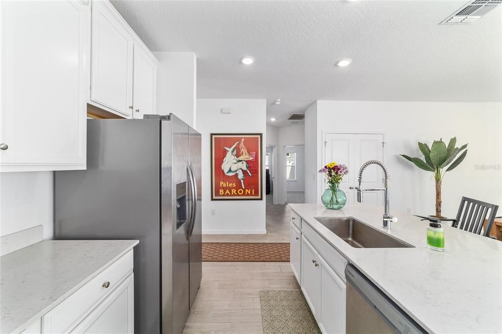 For Sale: $329,900 (3 beds, 2 baths, 1755 Square Feet)