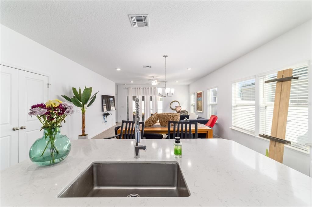 For Sale: $329,900 (3 beds, 2 baths, 1755 Square Feet)