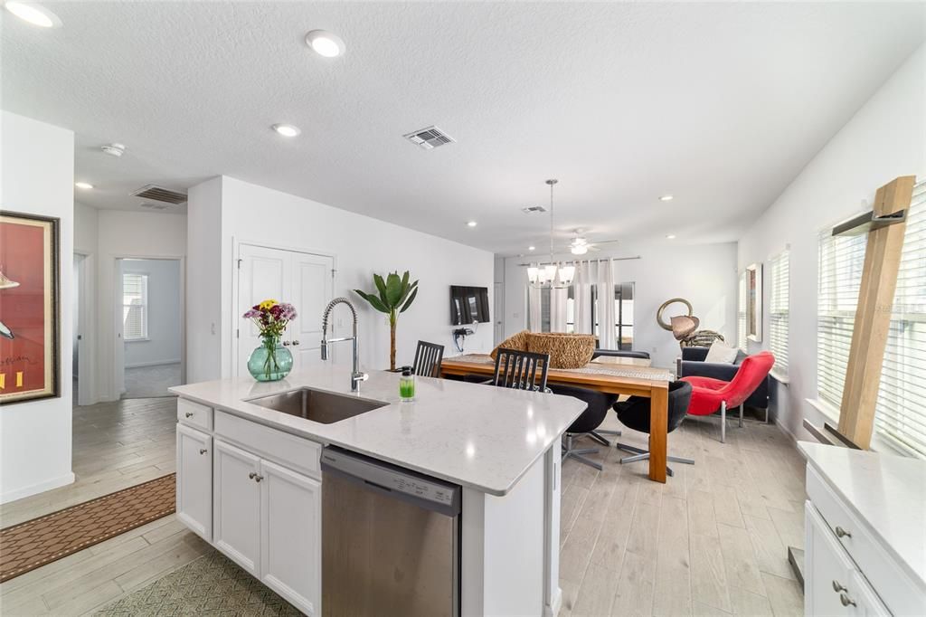 For Sale: $329,900 (3 beds, 2 baths, 1755 Square Feet)