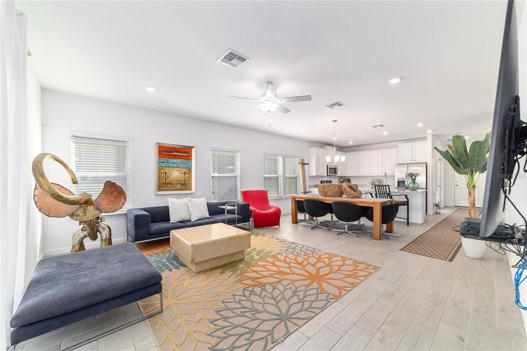 For Sale: $329,900 (3 beds, 2 baths, 1755 Square Feet)