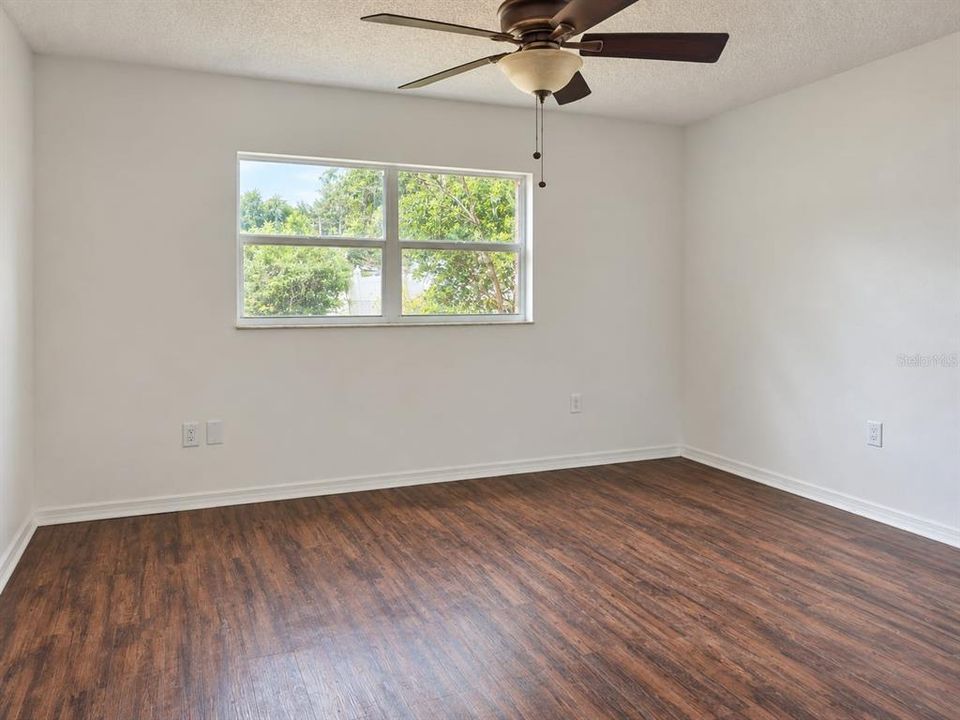 En Venta: $364,900 (4 camas, 2 baños, 1806 Pies cuadrados)