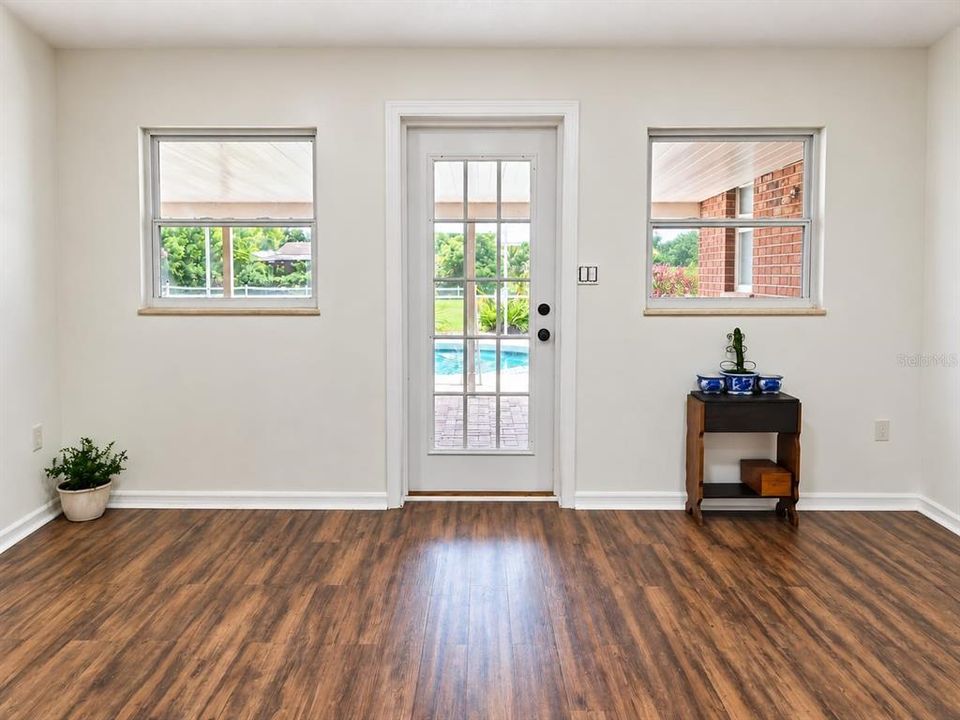 En Venta: $364,900 (4 camas, 2 baños, 1806 Pies cuadrados)