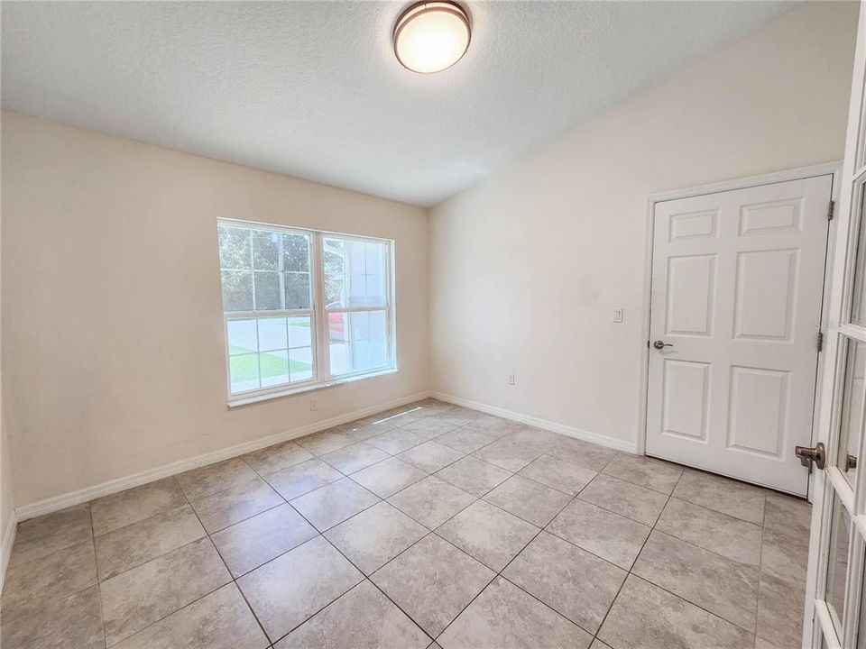 For Sale: $449,900 (4 beds, 3 baths, 2465 Square Feet)