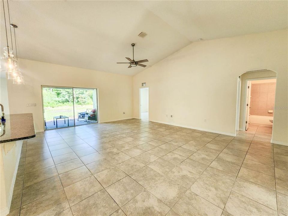 For Sale: $449,900 (4 beds, 3 baths, 2465 Square Feet)