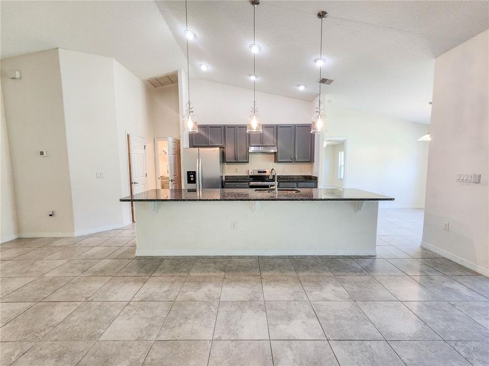 For Sale: $449,900 (4 beds, 3 baths, 2465 Square Feet)