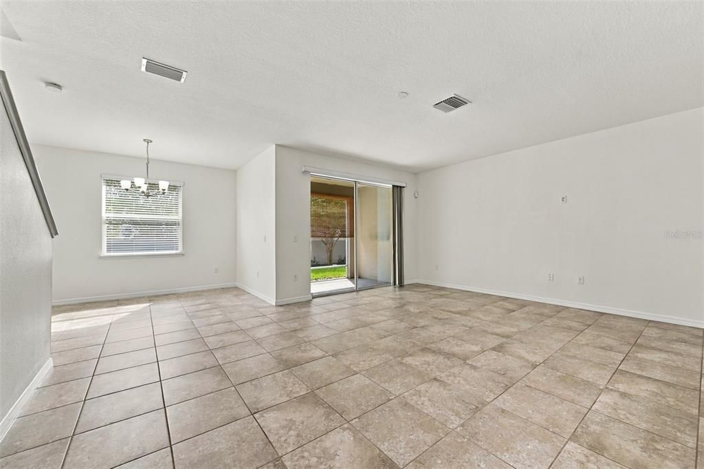 En Venta: $558,000 (3 camas, 2 baños, 1995 Pies cuadrados)