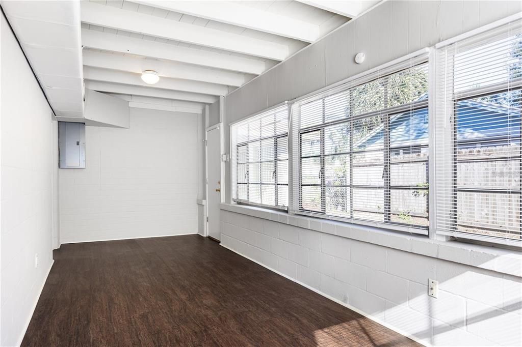 For Rent: $1,950 (3 beds, 2 baths, 1248 Square Feet)