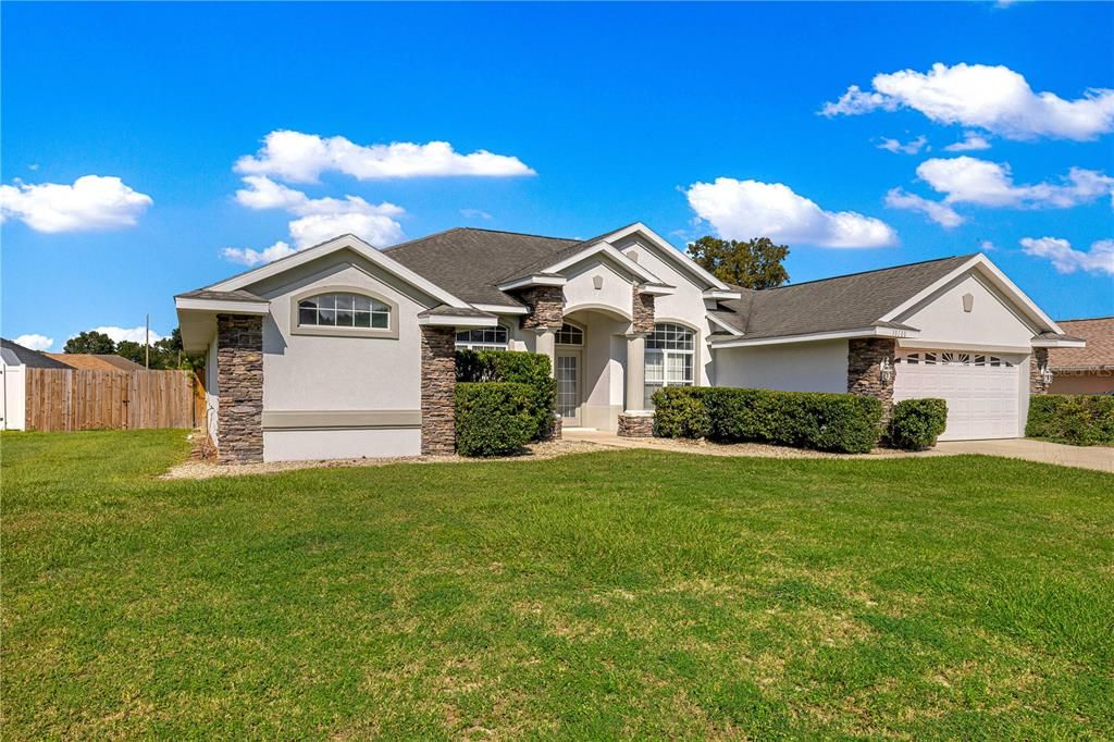 For Sale: $359,900 (3 beds, 2 baths, 2151 Square Feet)