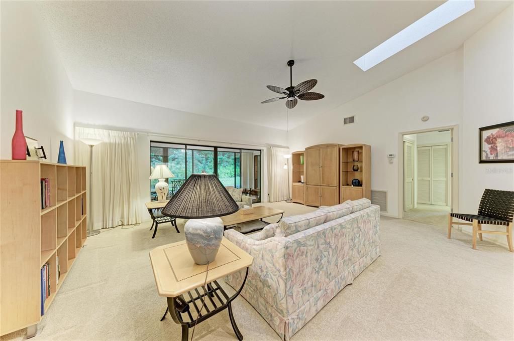En Venta: $374,999 (2 camas, 2 baños, 1720 Pies cuadrados)