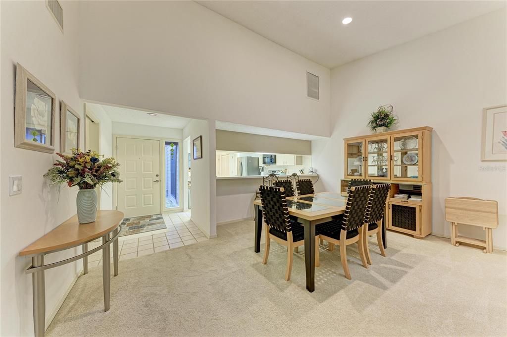 En Venta: $374,999 (2 camas, 2 baños, 1720 Pies cuadrados)