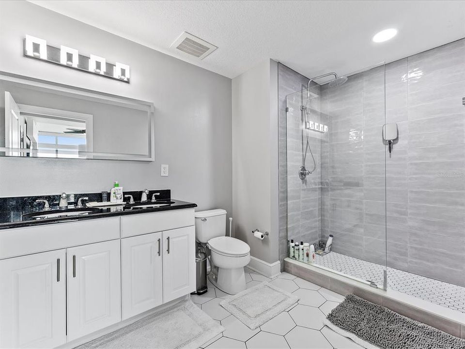 For Rent: $3,600 (2 beds, 2 baths, 1255 Square Feet)
