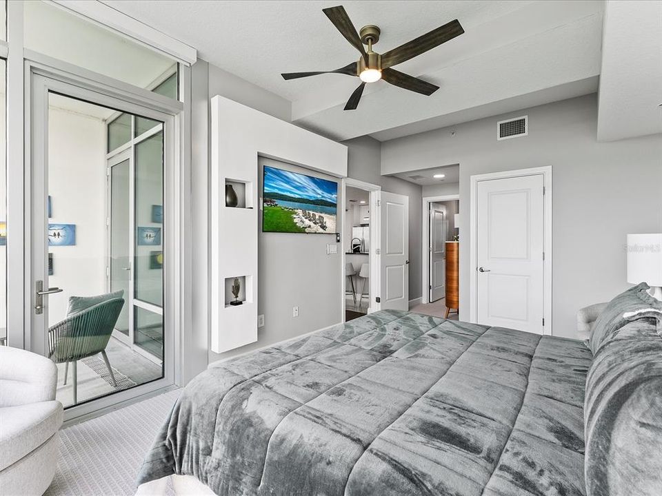 For Rent: $3,600 (2 beds, 2 baths, 1255 Square Feet)