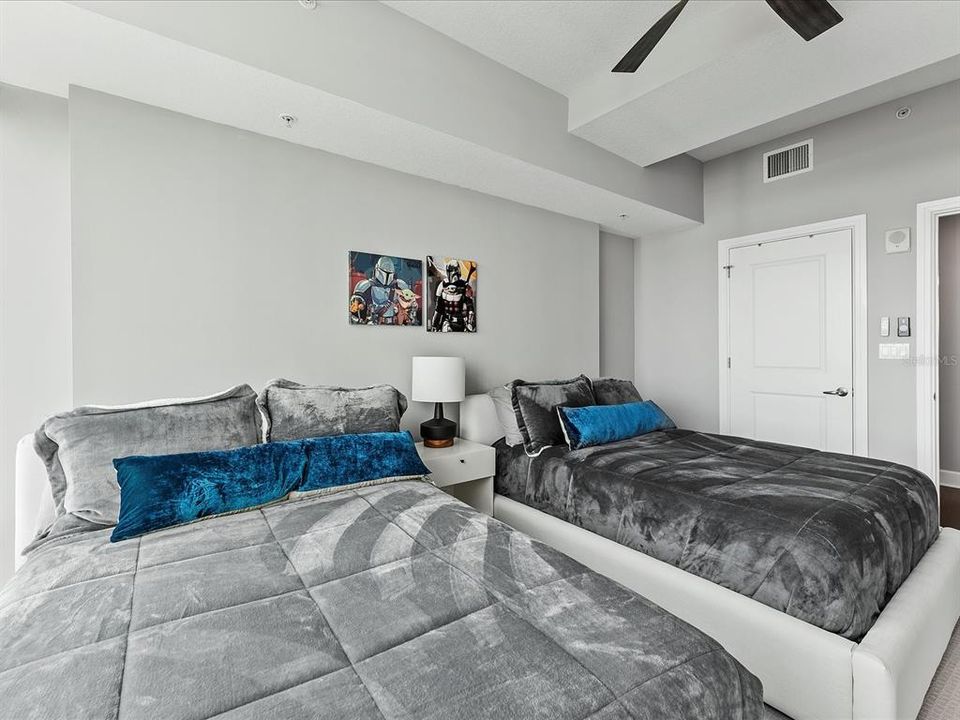 For Rent: $3,600 (2 beds, 2 baths, 1255 Square Feet)