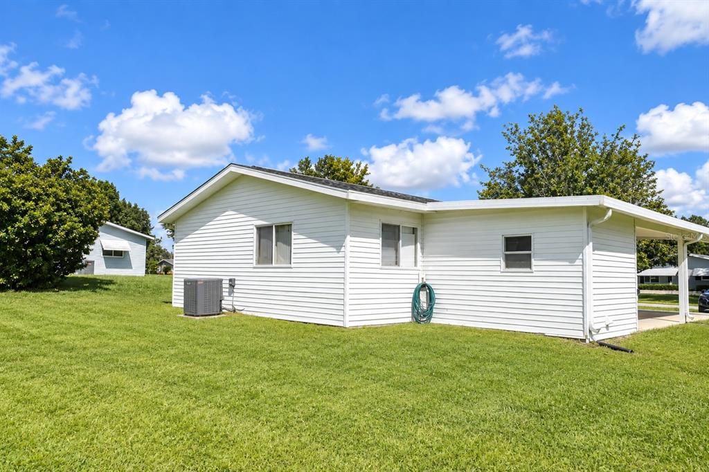 For Rent: $1,300 (2 beds, 2 baths, 960 Square Feet)