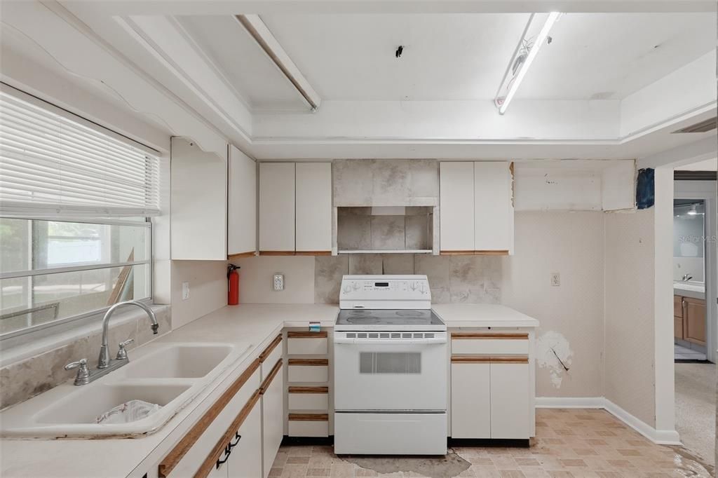 На продажу: $375,000 (3 спален, 2 ванн, 1580 Квадратных фут)