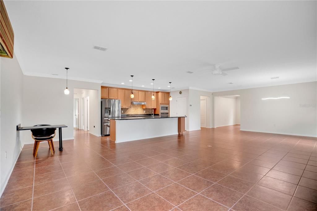 En Venta: $465,000 (4 camas, 3 baños, 2472 Pies cuadrados)