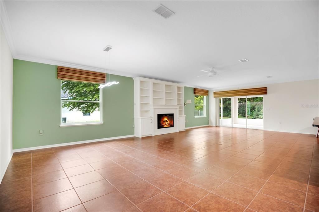 En Venta: $465,000 (4 camas, 3 baños, 2472 Pies cuadrados)