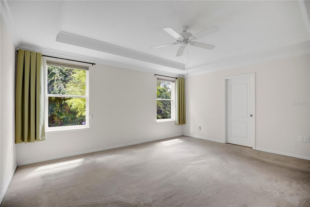 En Venta: $465,000 (4 camas, 3 baños, 2472 Pies cuadrados)