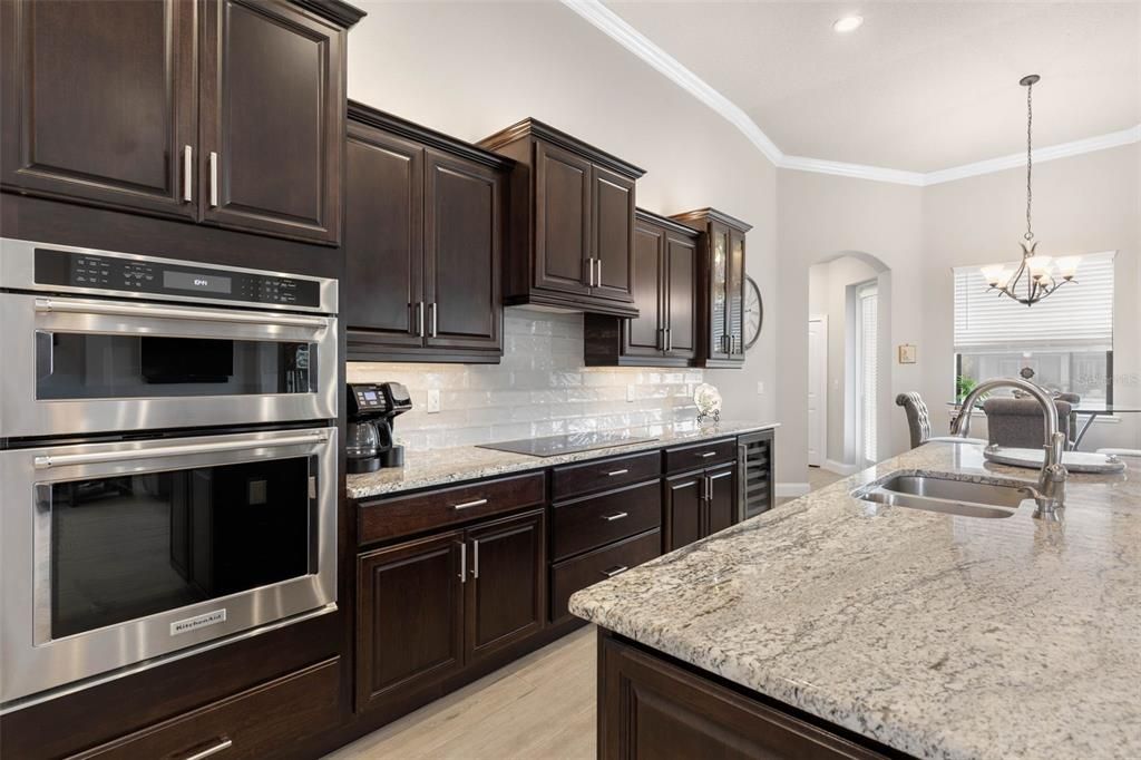 For Sale: $1,025,000 (3 beds, 3 baths, 2535 Square Feet)