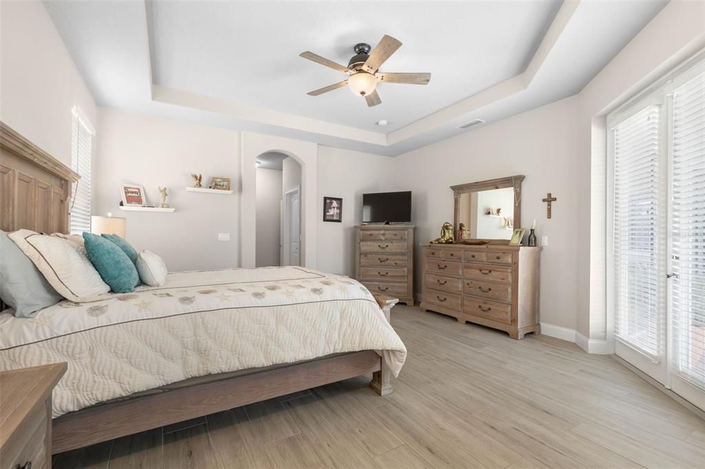 For Sale: $1,025,000 (3 beds, 3 baths, 2535 Square Feet)