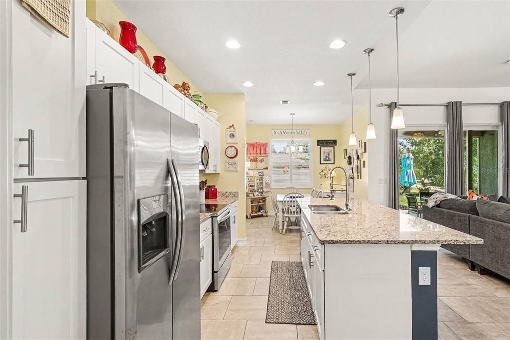 For Sale: $330,000 (3 beds, 2 baths, 1559 Square Feet)