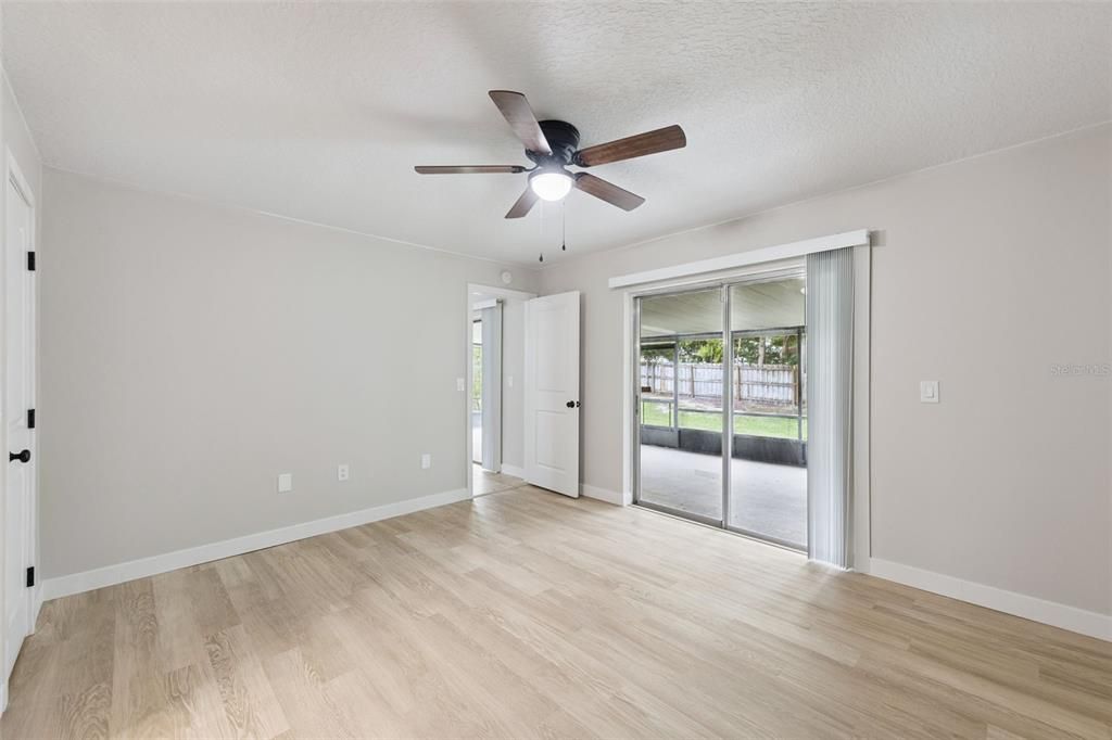 For Sale: $400,000 (3 beds, 2 baths, 1712 Square Feet)