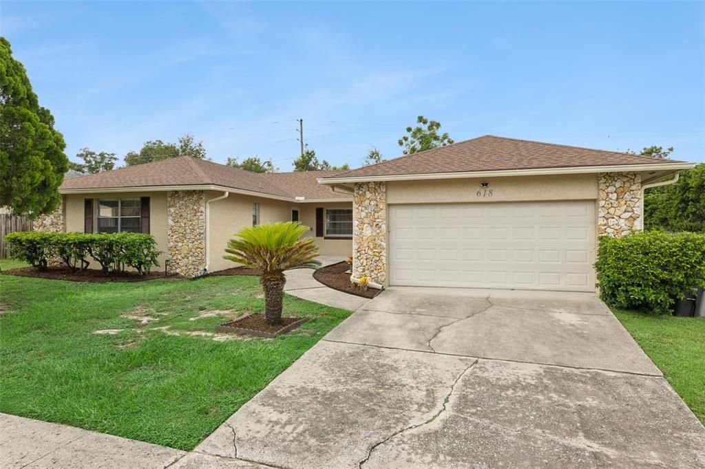 For Sale: $400,000 (3 beds, 2 baths, 1712 Square Feet)