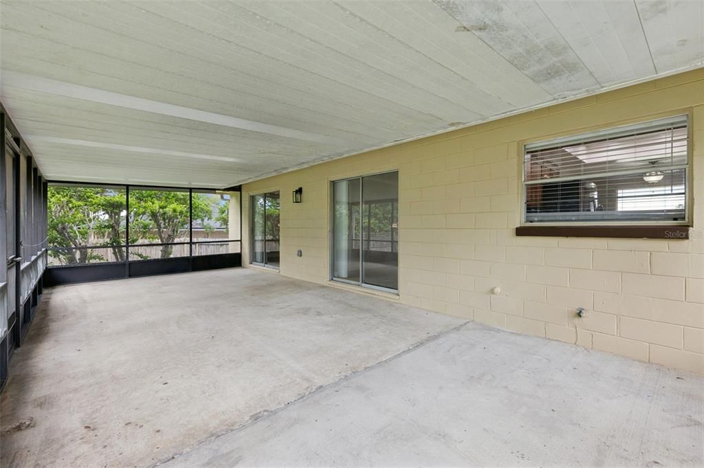 For Sale: $400,000 (3 beds, 2 baths, 1712 Square Feet)