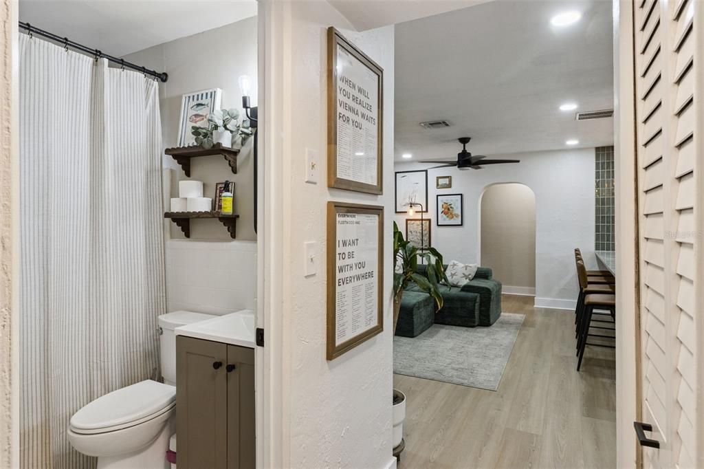 For Sale: $585,000 (3 beds, 2 baths, 1368 Square Feet)