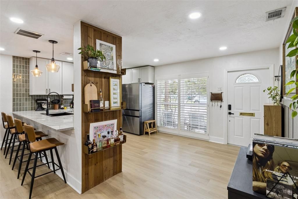 For Sale: $585,000 (3 beds, 2 baths, 1368 Square Feet)