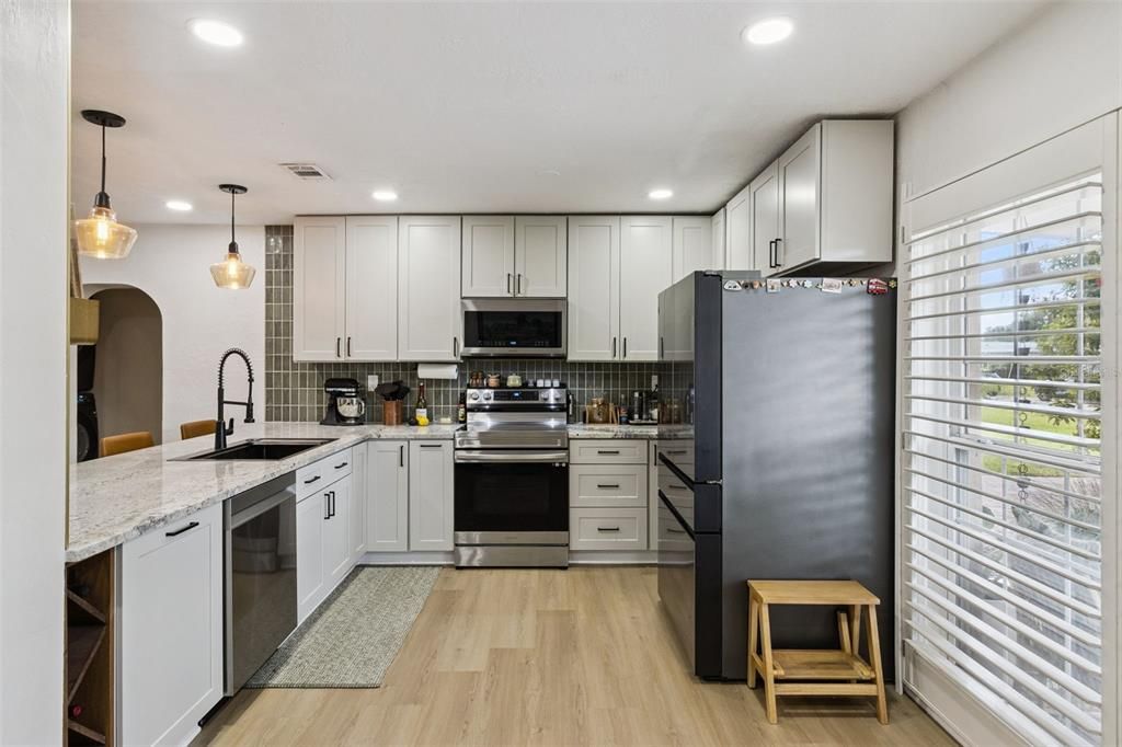 For Sale: $585,000 (3 beds, 2 baths, 1368 Square Feet)